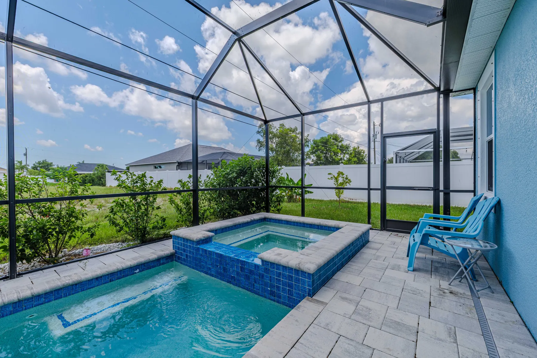 Hot tub spilling into the heated pool